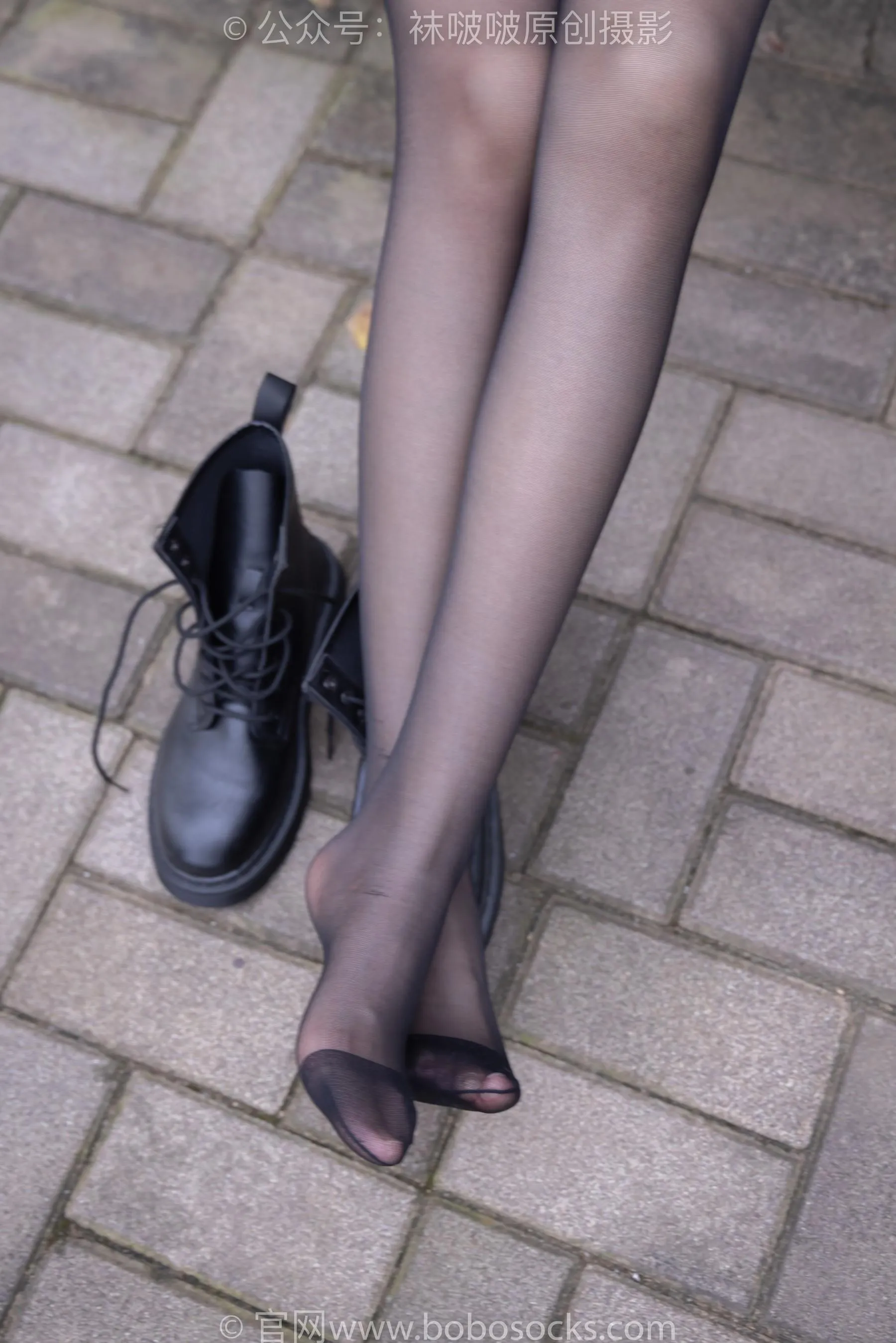[BoBoSocks袜啵啵]NO.221 小甜豆-马丁靴、黑丝 [83P]插图1